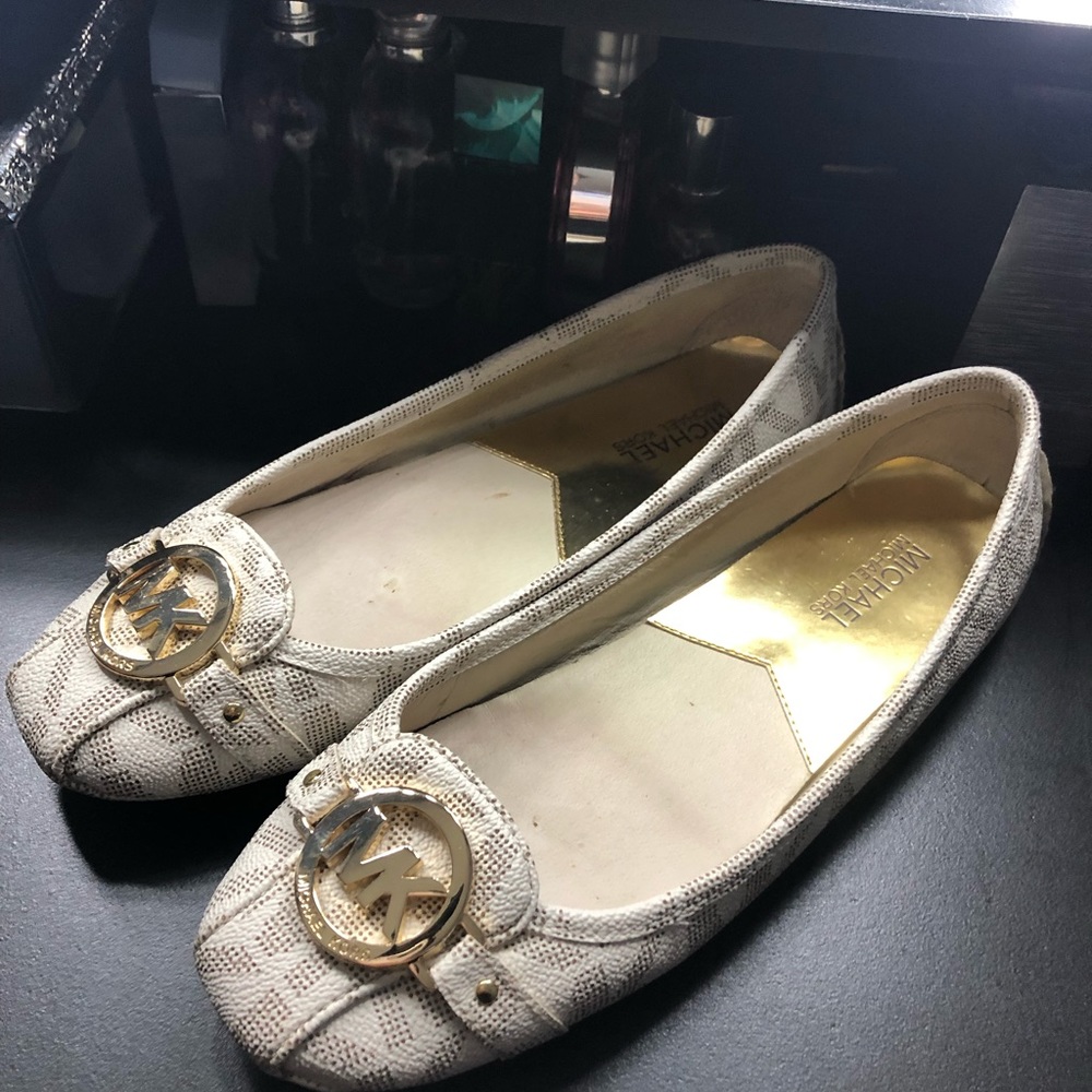Michal Kors Cream and Gold Flats 8.5